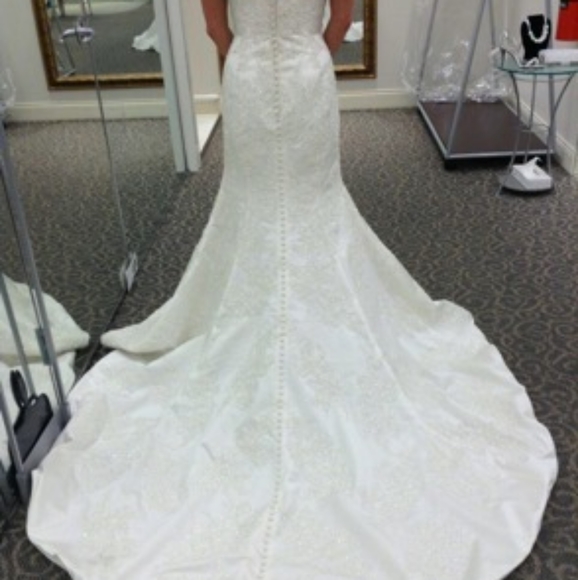 Oleg Cassini wedding dress, size 8, white - Picture 5 of 5